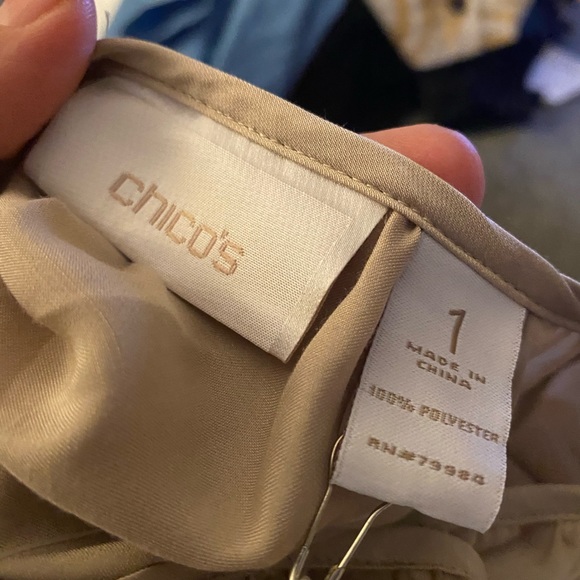 NWT Chico’s top size 1 or medium - Picture 3 of 5